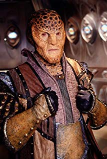 How tall is Andreas Katsulas?